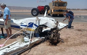 В египетском аэропорту упал частный самолет