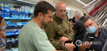 Зеленский после общения с военными на Донбассе заехал за сладостями в магазин. Фото и видео