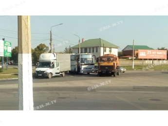 В Мелитополе пассажирский автобус с людьми попал в ДТП (фото, видео)