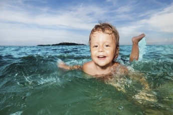 Врач-инфекционист рассказала, что делать если ребенок наглотался морской воды