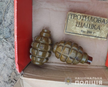На Житомирщине у местного жителя изъяли арсенал боеприпасов (фото)