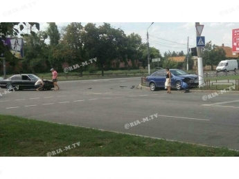 В Мелитополе в результате ДТП автомобиль вылетел на тротуар (фото, видео)