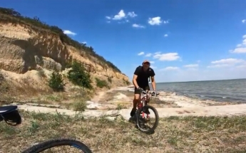 Как и за сколько можно добраться из Мелитополя в Кирилловку на велосипеде (видео)