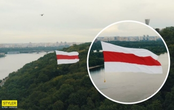 В Киеве запустили в небо огромный флаг Беларуси: фантастическое видео