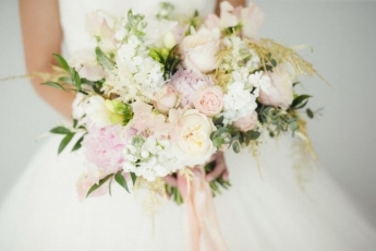 В Мелитополе невеста и магазин цветов выясняют отношения из-за букета (фото)