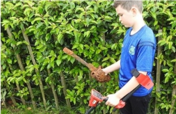 10-летний "искатель сокровищ" нашел меч, которому сотни лет (фото)