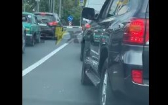 В Харькове водитель отметился хамским поведением на дороге - его сделали 