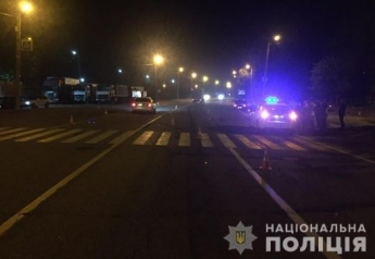 В Харькове парень на авто сбил человека и сбежал - пострадавший скончался на месте (фото 18+)