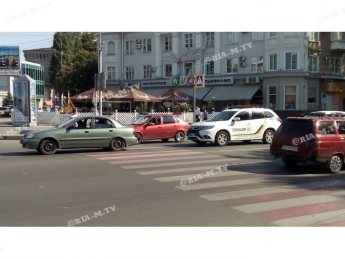 В Мелитополе на пешеходном переходе сбили женщину (фото, видео)