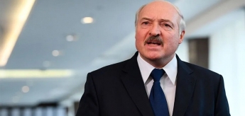 Лукашенко заявил о захвате власти в Беларуси "нацистами" и припомнил "шарлатанов" из Украины