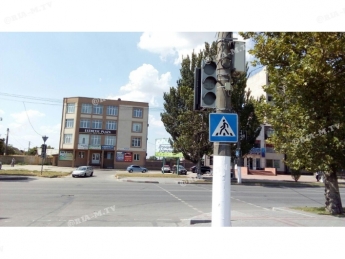 В Мелитополе до вечера не будет работать светофор на оживленном перекрёстке (фото, видео)