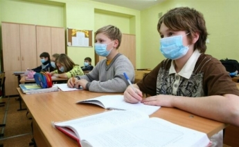 В Мелитополе родители боятся коронавируса из-за того, что в классе полсотни учеников