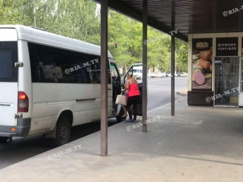 Полный игнор – в Мелитополе пассажиры маршруток плюют на масочный режим (фото)