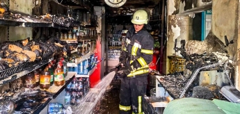 В Киеве мужчина поджег магазин с женой и выбросился из окна многоэтажки. Эксклюзивные детали 21+