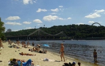 Из-за аномальной жары 10 пляжей Киева закрыли для отдыхающих