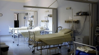В больнице Херсона - вспышка коронавируса. Заразились десятки медиков и пациентов