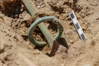 Найдено древнее захоронение времен царства Урарту - ребенка зарыли вместе с сокровищами