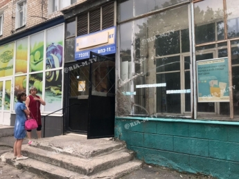 Как из фильмов ужасов – почтовое отделение в Мелитополе на центральном проспекте пугает клиентов (фото)