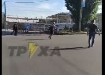В Харькове полиция устроила "облавы" на переходов-нарушителей - бросались под колеса авто (видео)