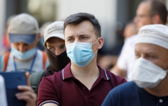 В Украине придется все закрывать: эпидемиолог предупредил о тотальном жестком карантине