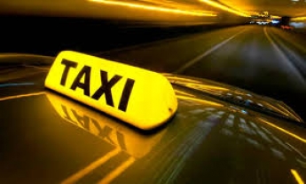 В Мелитополе таксист едва не угробил пассажиров (видео)