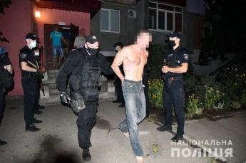 В Луганской области мужчина угрожал взорвать квартиру