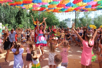 Завтра в Мелитополе для детей организуют праздник Первого звонка (афиша)