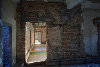 Вор-одессит прятался от следствия в Запорожье в разрушенном здании (фото)