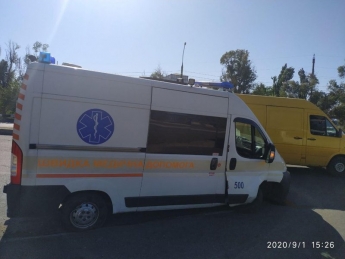 В Запорожье машина Скорой помощи попала в ДТП (фото)
