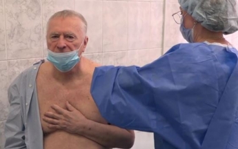 Вакцинация Жириновского от COVID попала на видео