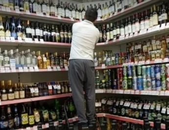 Кабмин разработал план повышения цен на алкоголь: сколько будут стоить вино и водка