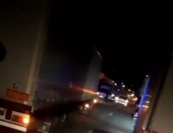 Под Мелитополем обстреляли грузовой автобус – новые подробности (видео)