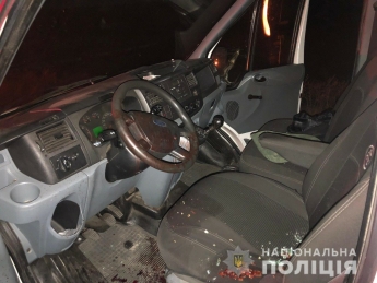 Первую помощь, раненному во время расстрела автобуса под Мелитополем, оказывали полицейские (добавлены фото)