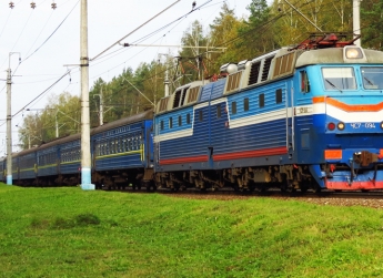 У каких поездов, проходящих через Мелитополь, возобновили посадку пассажиров на карантинных станциях