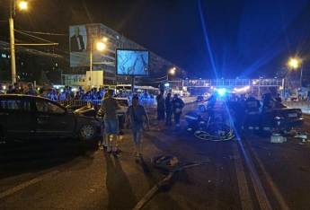 В Днепре 4 авто попали в смертельное ДТП: фото и видео момента трагедии
