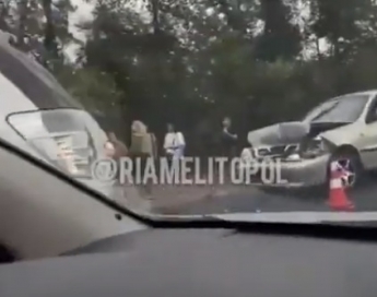 На трассе Мелитополь-Запорожье сразу четыре автомобиля попали в ДТП (видео)