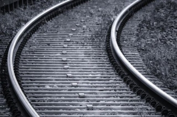 В Коростене 9-летняя девочка попала под поезд: ребенок в реанимации