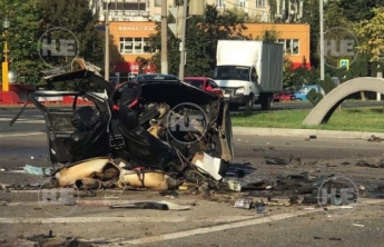 В России авто на дикой скорости разорвало на части: фото и видео момента ДТП