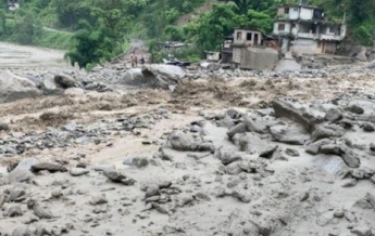 В Непале масштабные оползни "похоронили" людей