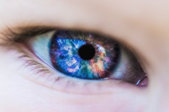 Цветные контактные линзы - поразить одним взглядом