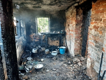 В Запорожской области мужчина сгорел заживо во время пожара (фото)