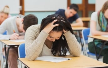 Почти половина учеников одной из школ Мелитополя провалили ВНО по математике