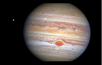 NASA зафиксировало на Юпитере шторм, способный поглотить Землю (видео)