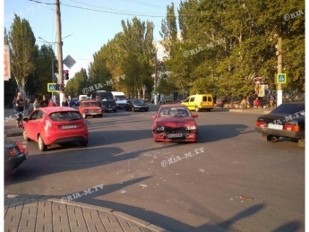 Появилось видео красного ДТП на проспекте в Мелитополе - к чему приводит спешка  (фото, видео)