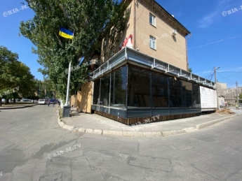 Кафе вместо паспортного стола – на площади в Мелитополе сняли строительные заграждения (фото, видео)