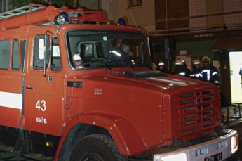 В Киеве произошел пожар в жилом доме: есть пострадавшие
