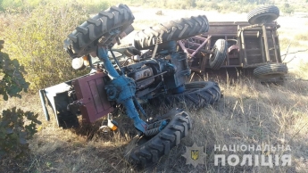 В Запорожской области перевернулся трактор - тракторист погиб (фото)