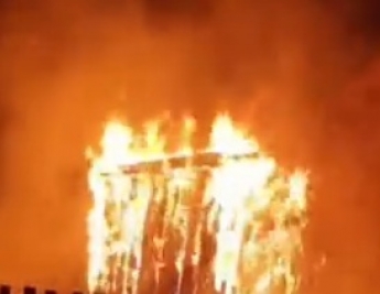 Огнеопасный туалет - из-за сортира в Мелитополе едва не сгорел частный дом (видео)