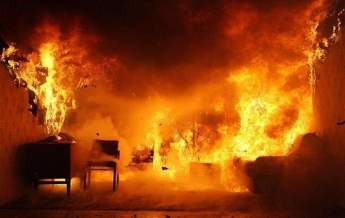 В Днепре на Кедрина произошел пожар в жилом доме: один человек погиб (Фото 18+)