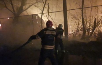 Огонь перекинулся на жилые дома: новые фото, видео и детали пожаров возле Северодонецка